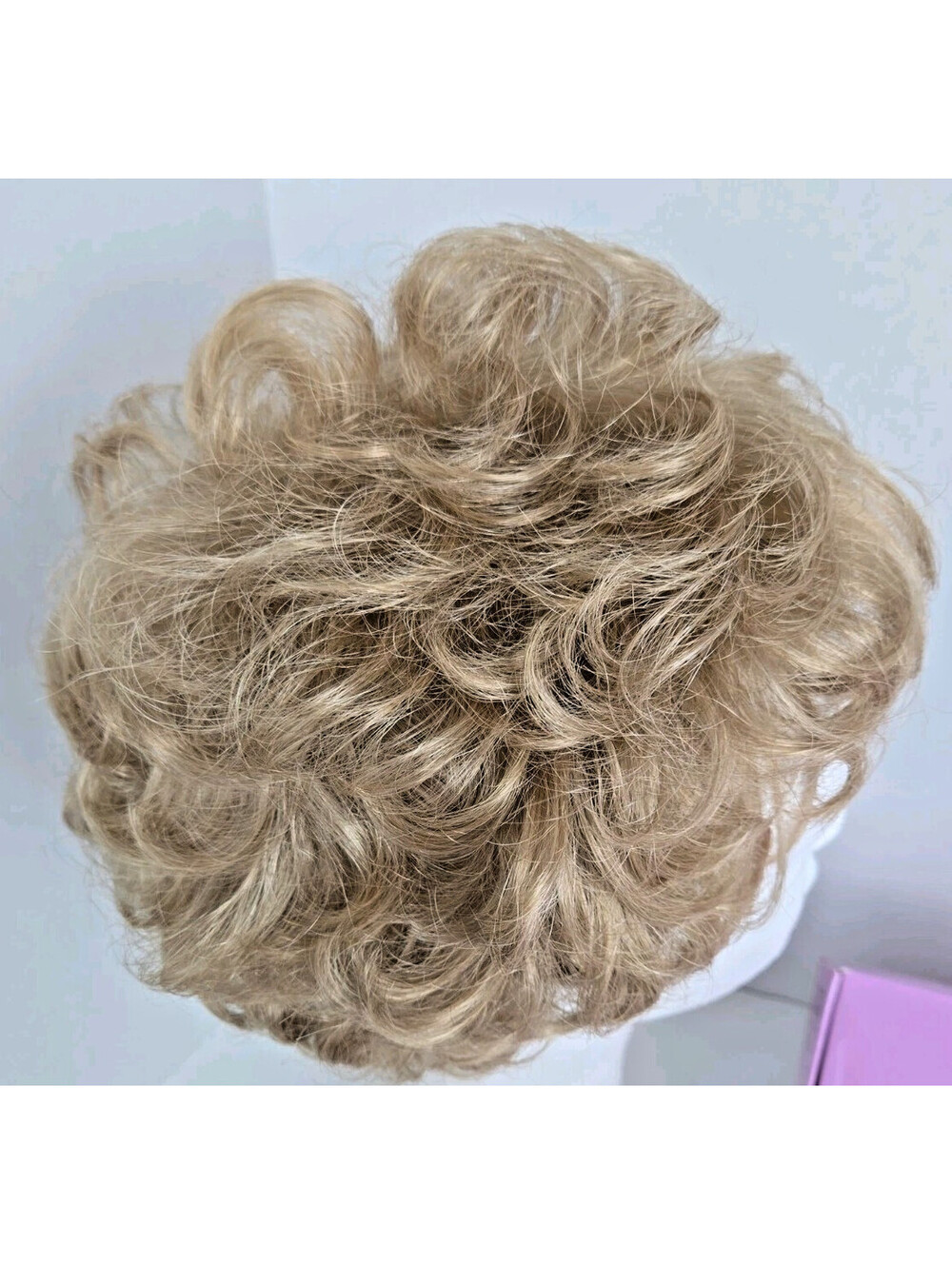 Paula Young Wig Blair Average Honey Blond 18/22 WhisperLite Wig - Picture 3 of 6